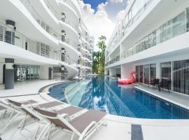 sunset plaza condominium by Ryan, 600 meters to Karon Beach, pet-friendly hotel in Karon Beach