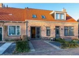 Cozy apartment located in the most beautiful street of Westkapelle
