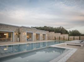 Ayali Villa II, a divine luxury homestay, By ThinkVilla, viešbutis mieste Achlades