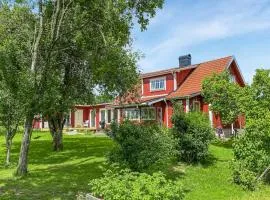 Amazing Home In Havstenshult With Sauna