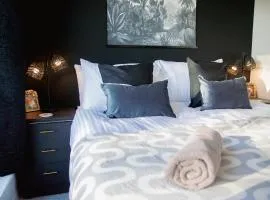 Ideal Home Away in Whitefield Bury