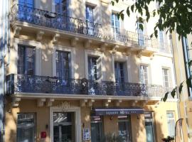 SQUARE HOTEL, hotel v destinaci Nîmes