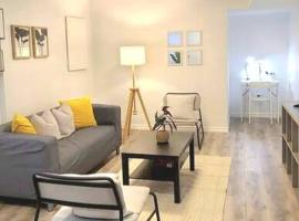 Cozy 2-bedroom lower unit!, помешкання для відпустки у місті Беррі