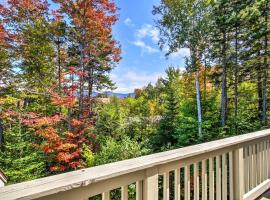 Cozy Ski-in and Ski-out Condo on Bretton Woods Ski Mtn, διαμέρισμα σε Carroll