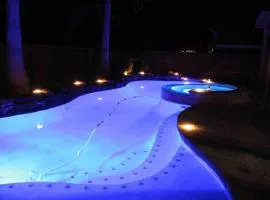 ALOHA In The Woodlands! 5BD/3BA Hawaiian Oasis