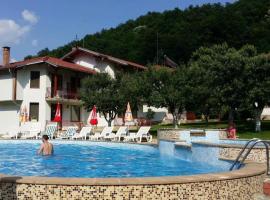 By the River Hotel Complex, hotel v destinaci Balkanets