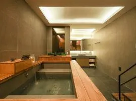 Luxury hanok with private bathtub - SN09
