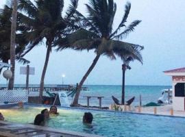 Beach Club Budget Rooms at Popeyes Caye Caulker, serviced apartment in Caye Caulker