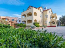 Apartments Partelj, hotel em Vir