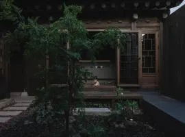 Luxury Hanok Ha Nok-un