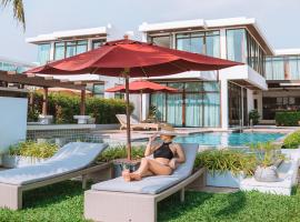 Tolani Le Bayburi Villas, Hua Hin - Pranburi, pet-friendly hotel in Pran Buri