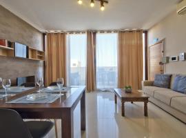 Emerald Court Apartments & Penthouse with Heated Jacuzzi, хотел в Слима