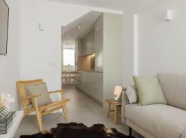 Lapa 84-A - seafront house, hotell i P&oacute;voa de Varzim