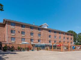 Rodeway Inn Branson, Brick House, hotel in Branson