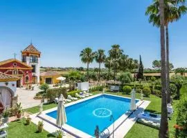Casa Campo La Capilla Los Palacios y Villafranca by Ruralidays