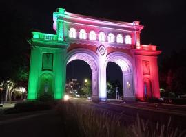 Tu Estancia Guadalajara, hotel sa Guadalajara