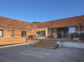 The Stables, hotel in Uplyme