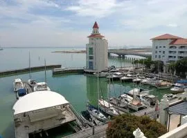 Seaview Waterfront at Straits Quay Free Carpark Bathub