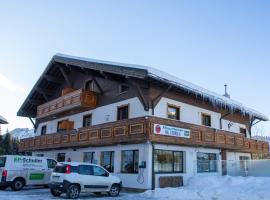 Nassfeld Frühstückspension Wulfenia da Livio、パッソ・プラモロのホテル