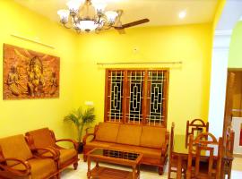 Sri Apartment 2BHK For Familys Couples Parking A2, feriebolig i Puducherry