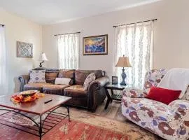 Cottage in the Falls, 2 b, 2 bath, fireplace