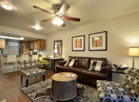 The Norwalk by Lodgewell - West Austin Three's Company Vibes, alquiler temporario en Austin