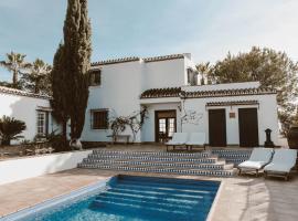 The Collector's House Finca with sea view – dom wakacyjny w mieście Mijas