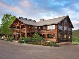 The Meeker Park Lodge, hotel with parking in Allenspark