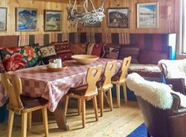 Lovely Home In Vemdalen With Sauna、ヴェムダレンの駐車場付きホテル