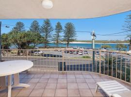 Kookaburra Court Unit 1 Bulcock Beach QLD，位于卡伦德拉的酒店