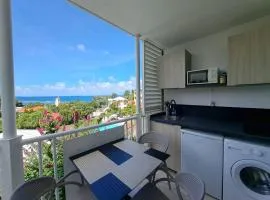 Appartement vue mer, résidence avec piscine à Tartane