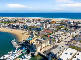 Walk on the Ocean! Wake up to Beautiful Bay Views – hotel w mieście Newport Beach