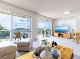 Laman Lodge, 1,15 Laman Street - Stunning Views, air conditioned unit with water views and Wifi