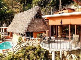 Casa Flourish, Yelapa โรงแรมในเยลาปา