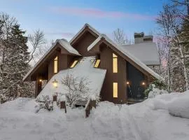 Slopeside in Okemo - Beautifully Renovated Spacious Family Townhouse townhouse