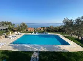 Assos Luna Houses