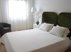 Apartamento Moradias Djadsal C01 próximo à Praia de Santa Maria, Hotel in Espargos