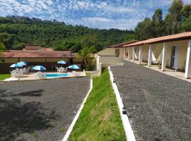 Pousada Saint James, hotel in Águas de Lindóia