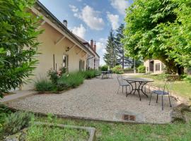 Loisy - Lovely Holiday House with Swimming Pool, magánszállás Cuiseryben