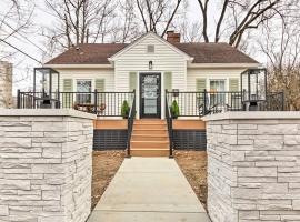 Renovated Bloomington Home - Steps to Campus!, hotel in Bloomington