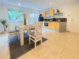 2 Zimmer Apartment, 70 qm, max 4 Pers, private Terasse, 2 Parkplätze, Internet 250 MBit