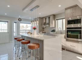 Rare Find fully renovated 6 bedroom 3 bath and both levels, cabin in Calgary