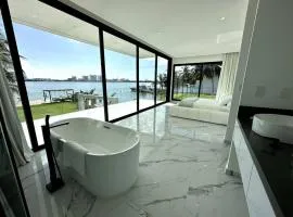 Lagoon Modern & Luxury Villa