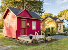 Red House Tiny Home、ケープ・チャールズのタイニーハウス