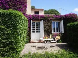 Lovely cottage with private garden and shared pool, Roquebrune-sur-Argens