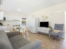 Idle Hours Pet Friendly 5 Mins Walk to Beach
