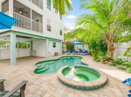 Found Your Sol Mate Gorgeous Home w Pool Spa Steps to Bean Point Dogs OK, hotell i Anna Maria