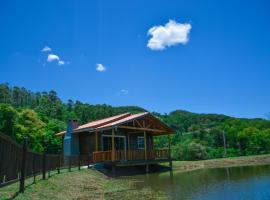 Frederico Westphalen에 위치한 주차 가능한 호텔 Refúgio das Uvas * Casa do Lago