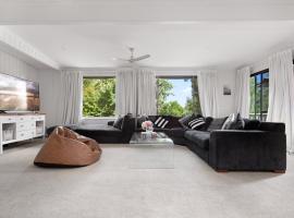 "Uralla" Lovely house with pool, hotel v destinaci Bathurst