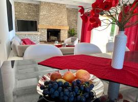 Villa avec Piscine & Jaccusy, holiday home in Monteux